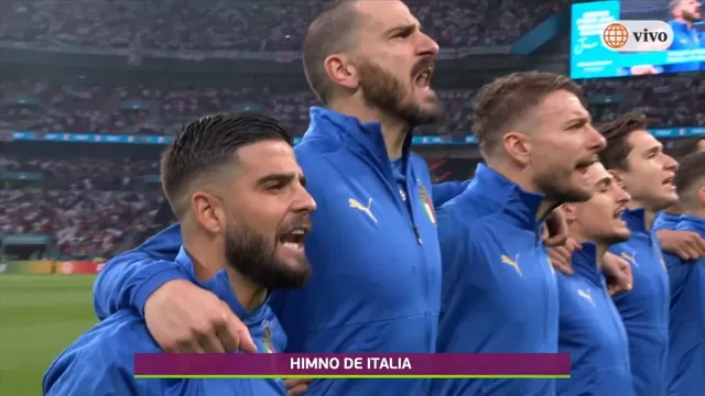 Así fue abucheado el himno de Italia. | Video: América Televisión