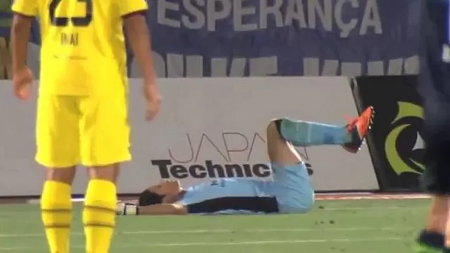 Japón: 'pase gol' del defensor, blooper del portero y tanto en contra