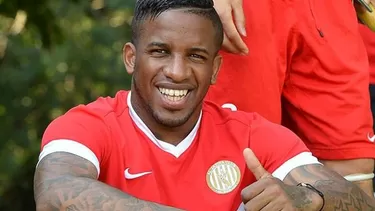 Jefferson Farf&amp;aacute;n marc&amp;oacute; un gol en su debut en el Al-Jazira (Foto: Al_Jazira)