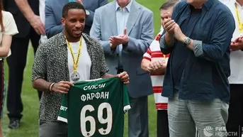 Jefferson Farfán recibió el adiós del Lokomotiv Moscú en el RZD Arena