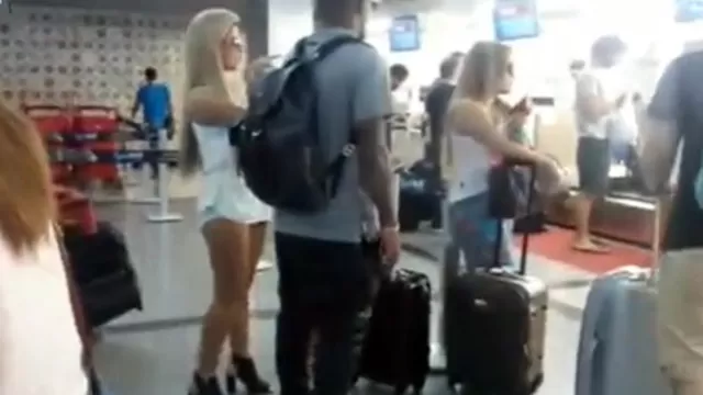 Jefferson y Yahaira en el aeropuerto de Brasil. (Foto: captura video Depor).