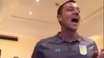 John Terry fichó por el Aston Villa y cantó ante sus nuevos compañeros