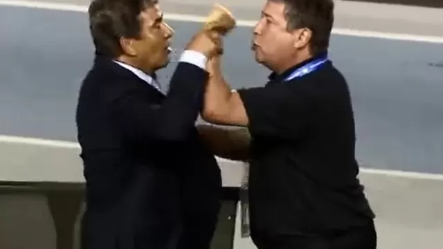 Jorge Luis Pinto y Hernán Darío Gómez, a punto de agarrarse a golpes