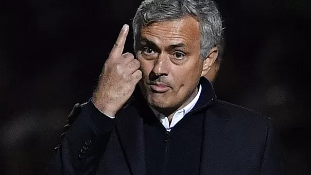 José Mourinho se molestó y arremetió contra los &quot;Einstein&quot; del fútbol