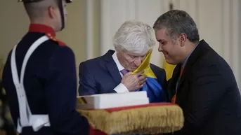 Colombia: José Pekerman, entre lágrimas, recibió Pabellón Nacional en homenaje 