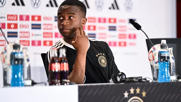Joven prodigio del Borussia Dortmund no tendría la edad que dice y su nombre sería falso