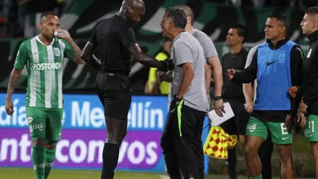 Juan Carlos Osorio golpeó a árbitro en partido por la Copa Colombia