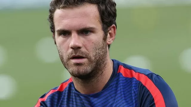 Juan Mata conforme con la táctica de Louis Van Gaal en Manchester United