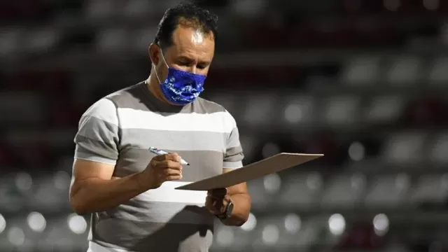 Juan Reynoso sigue firme en Puebla | Foto: Récord.
