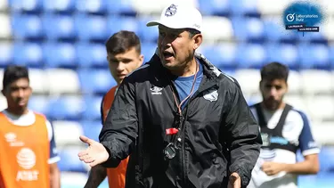 Juan Reynoso dirigiendo su segunda pr&amp;aacute;ctica con Puebla. | Foto: Puebla