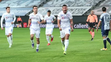 Yoshimar Yotún ingresó en el inicio del segundo tiempo. | Foto: Cruz Azul