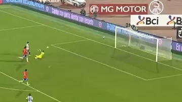 Julián Álvarez la picó y puso el 1-0 de Argentina sobre Chile