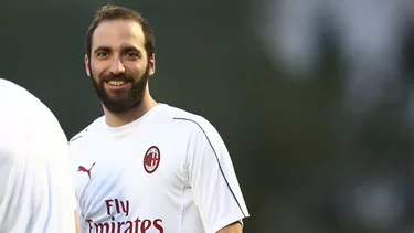 Gonzalo Higua&amp;iacute;n sali&amp;oacute; de Juventus tras la llegada de Cristiano. | Foto: Milan