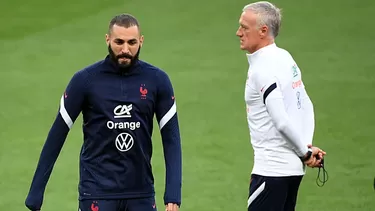 Cruce entre Benzema y Deschamps.| Foto: AFP