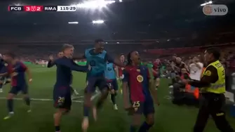 Koundé sacó un tremendo remate para el 3-2 de Barcelona ante Real Madrid / Foto: América TV