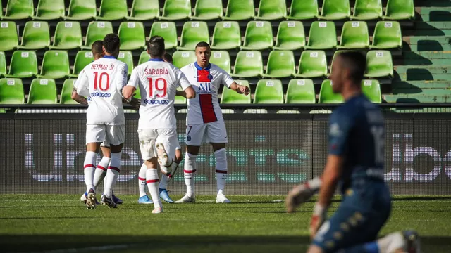 Kylian Mbappé anotó un doblete en triunfo del PSG 3-1 sobre el Metz 