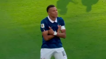 Kylian Mbappé igualó a Messi: GOLAZO para la goleada 3-0 de Francia sobre Suecia