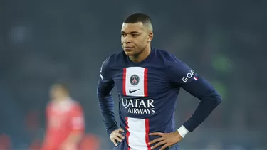 Mbappé está en la mira de los grandes clubes de Europa. Real Madrid es el equipo que abriría la billetera para tener al crack francés en sus filas. | Foto: AFP