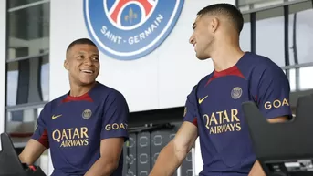 Kylian Mbappé se sumó a la pretemporada del PSG a la espera que se defina su continuidad