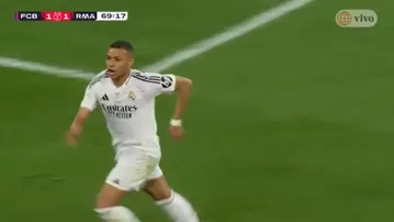 Mbappé y su gol de tiro libre para el 1-1 del Madrid vs Barcelona
