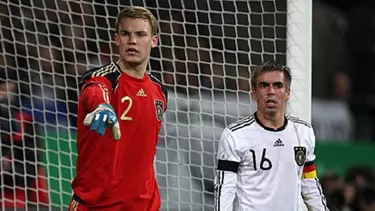 Lahm y Neuer viajan a Múnich para seguir con su recuperación