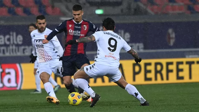 Lapadula no marcó, pero Benevento sacó un empate 1-1 en su visita al Bologna gracias a gol de taco
