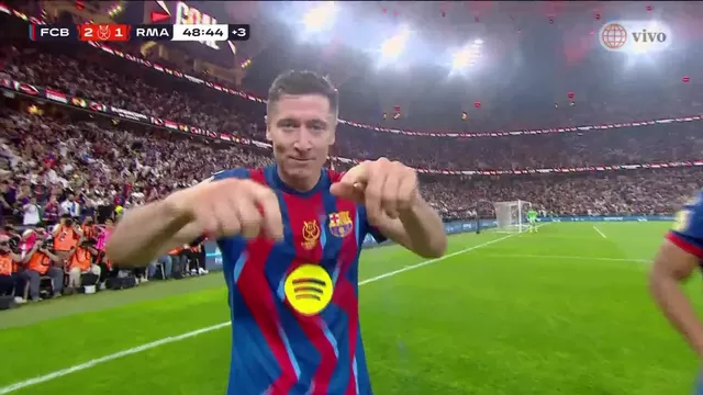 Robert Lewandowski colocó el 2-1 del Barcelona sobre Real Madrid tras gran definición / América TV