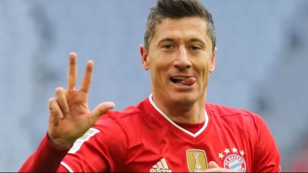 Lewandowski es una máquina de hacer goles: Marcó triplete en el 4-0 al Stuttgart
