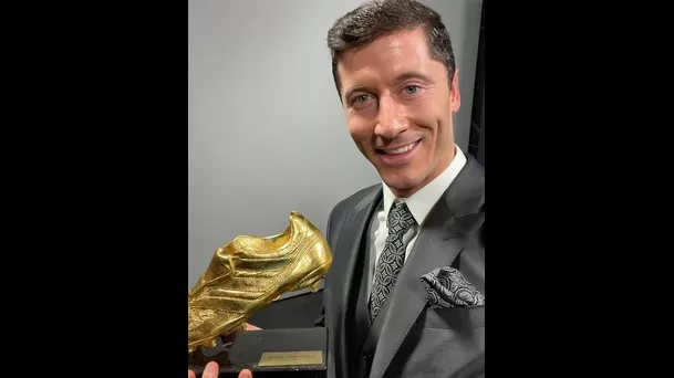 Robert Lewandowski recibió la Bota de Oro 2020/21 | Foto: ESPN.