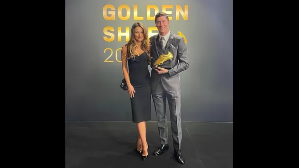 Robert Lewandowski recibió la Bota de Oro 2020/21 | Foto: ESPN.