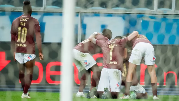 Liga de Quito avanzó a cuartos de la Sudamericana al sorprender 2-1 a Gremio en Brasil