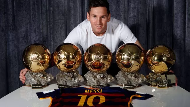 Messi con sus cinco Balones de Oro. Foto: Barcelona.-foto-1