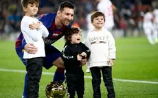 Lionel Messi presentó su sexto balón de oro en el Camp Nou junto a sus hijos - Noticias de balon-oro
