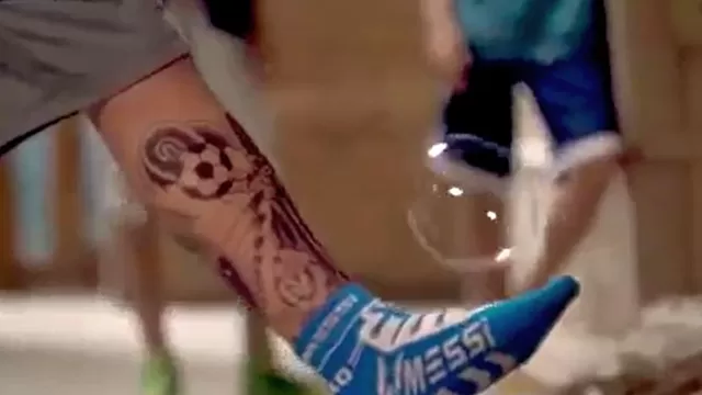 Lionel Messi se luce realizando pataditas con burbujas 