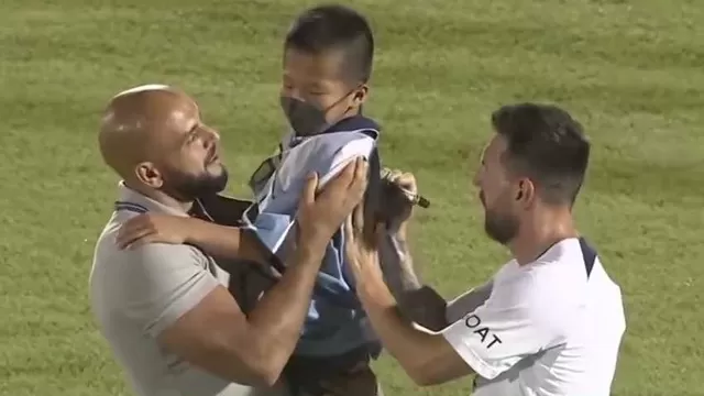 Lionel Messi y el extraordinario gesto con un niño en la gira del PSG en Japón