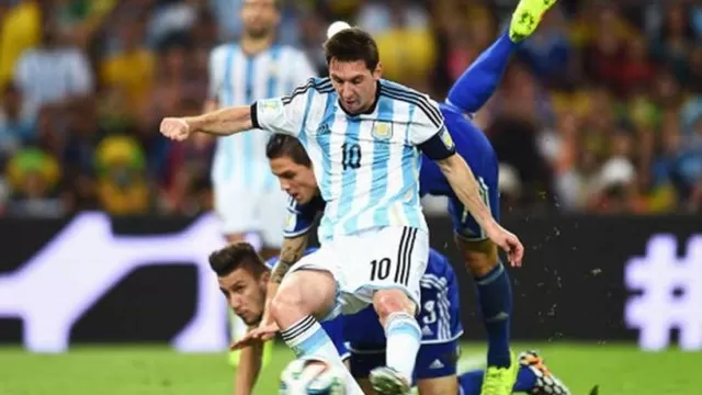 Messi y su magia ante Paraguay. -foto-2