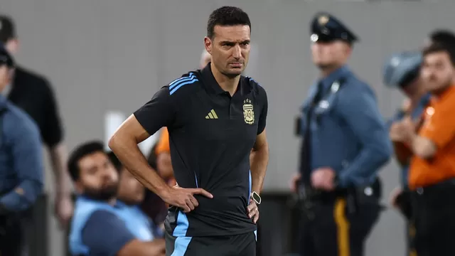 Lionel Scaloni habría sido sancionado por Conmebol horas antes del encuentro con Perú / Foto: AFP / Video: América Deportes