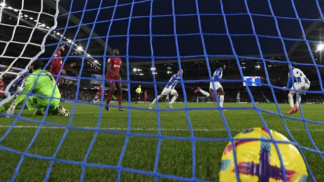 Liverpool cayó 3-0: Danny Welbeck selló el triunfo del Brighton con golazo