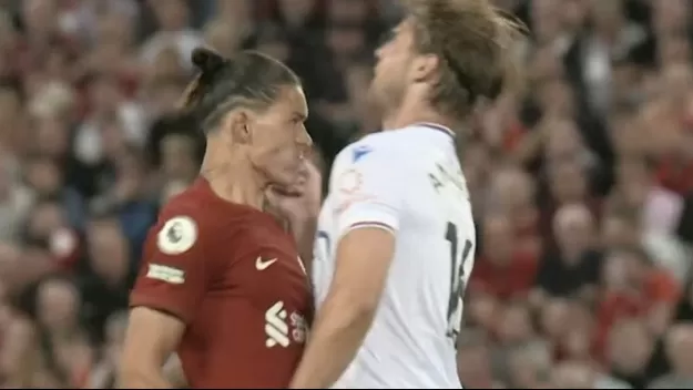 Liverpool: Expulsan a Darwin Núñez por un cabezazo a rival en el 1-1 ante Crystal Palace