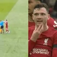 Liverpool vs. Arsenal: El juez de línea agredió con un codazo a Andrew Robertson