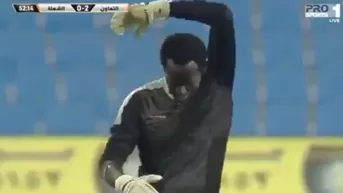 A lo 'Chiquito' Flores: terrible blooper de portero en Arabia Saudita