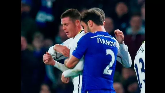 A lo Luis Suárez: polémica por posible mordisco de Ivanovic a su rival