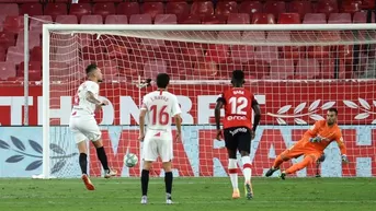 A lo 'Puma' Carranza: El penal 'sin mirar' de Lucas Ocampos en triunfo del Sevilla