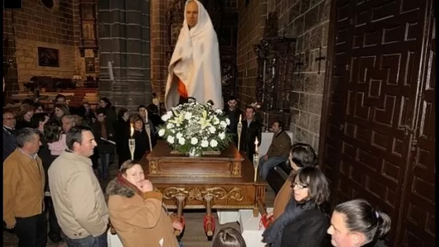 Look de Arjen Robben al evacuar hotel es centro de bromas con memes-foto-5