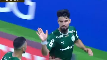 López convirtió 2-1 de Palmeiras vs Cristal tras polémico penal