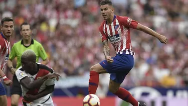 Adv&amp;iacute;ncula y Hern&amp;aacute;ndez en un duelo del Rayo con Atl&amp;eacute;tico por la Liga. | Foto: EFE