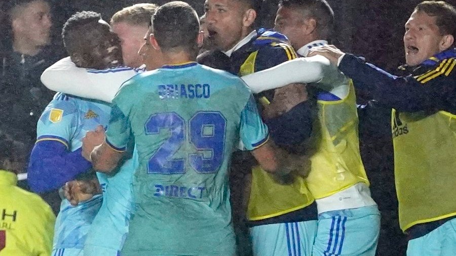Con asistencia de Advíncula, Boca derrotó 1-0 a Argentinos Juniors por la Liga argentina