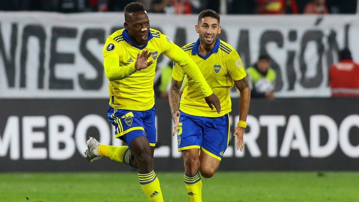 Con gol de Advíncula, Boca Juniors derrotó 2-0 a Colo Colo por la Libertadores