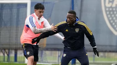 Luis Advíncula superó su lesión y tendría minutos ante el &#39;Lobo&#39;. | Foto: Boca Juniors.