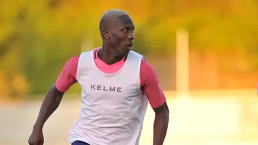 Advíncula estuvo ausente en el debut del Rayo Vallecano en LaLiga SmartBank. | Foto: Rayo Vallecano